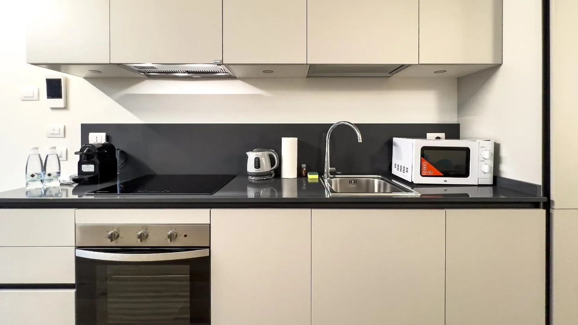 Bright Apartment With Terrace And Pool ميلان إيطاليا