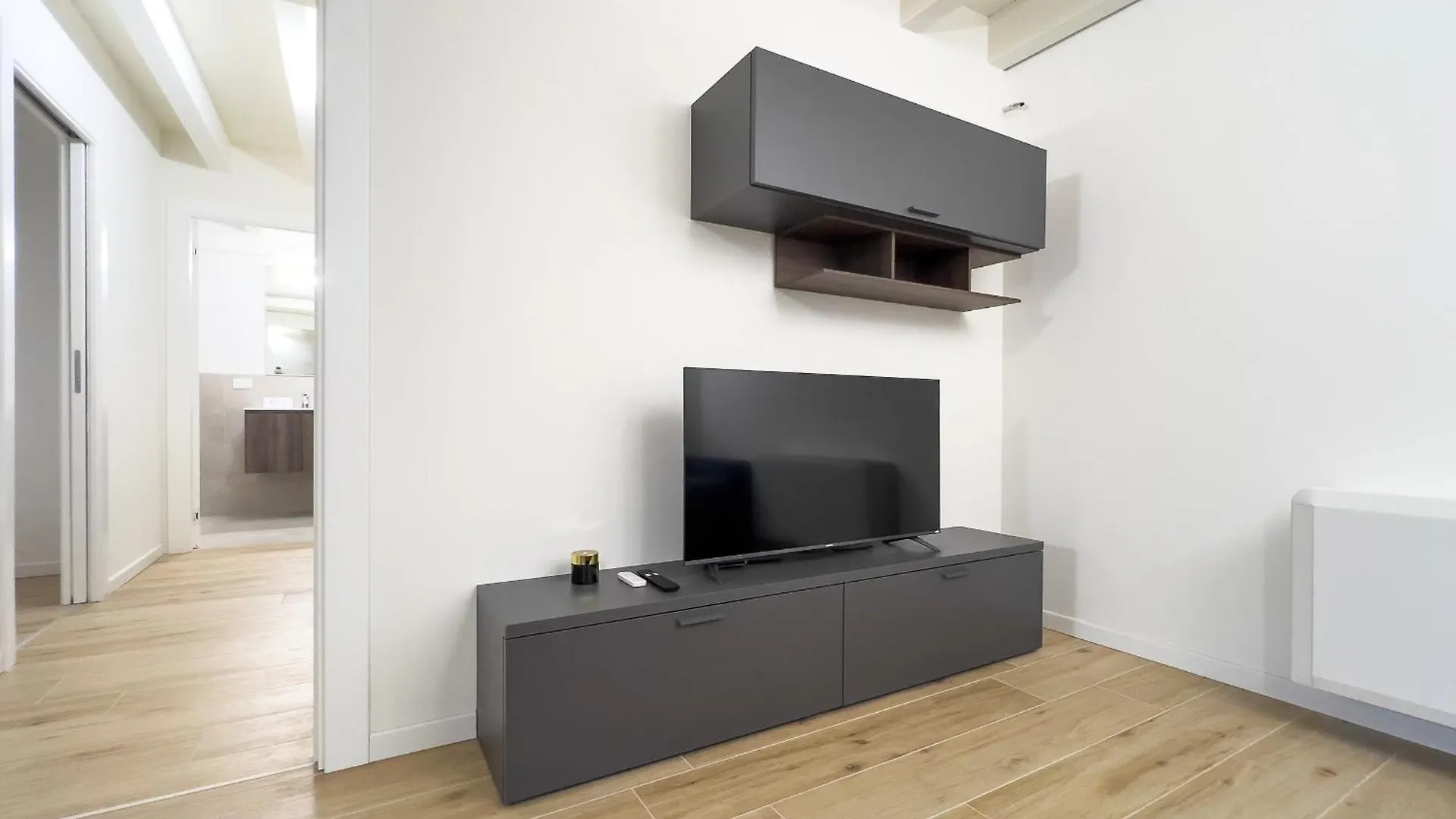 Bright Apartment With Terrace And Pool ميلان إيطاليا